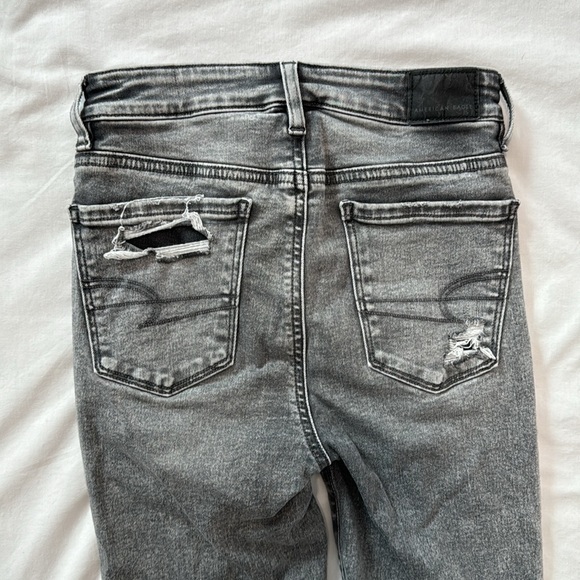 American Eagle super hi-rise jegging in distressed black, size 00 - Picture 4 of 7